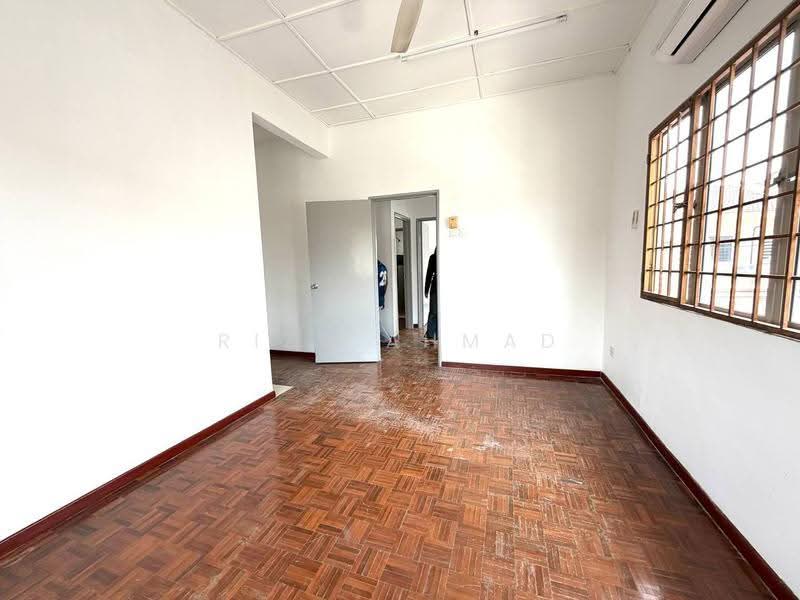 Rumah Teres 2-Tingkat untuk Dijual di Saujana Utama (Selangor) - Riza Ahmad - PropertyGuru.com.my