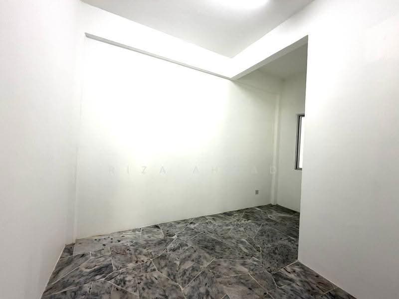 Rumah Teres 2-Tingkat untuk Dijual di Saujana Utama (Selangor) - Riza Ahmad - PropertyGuru.com.my