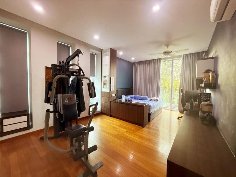 Bungalow House for Sale in Equine Business Park (Seri Kembangan) - Tasya Ruslan - PropertyGuru.com.my