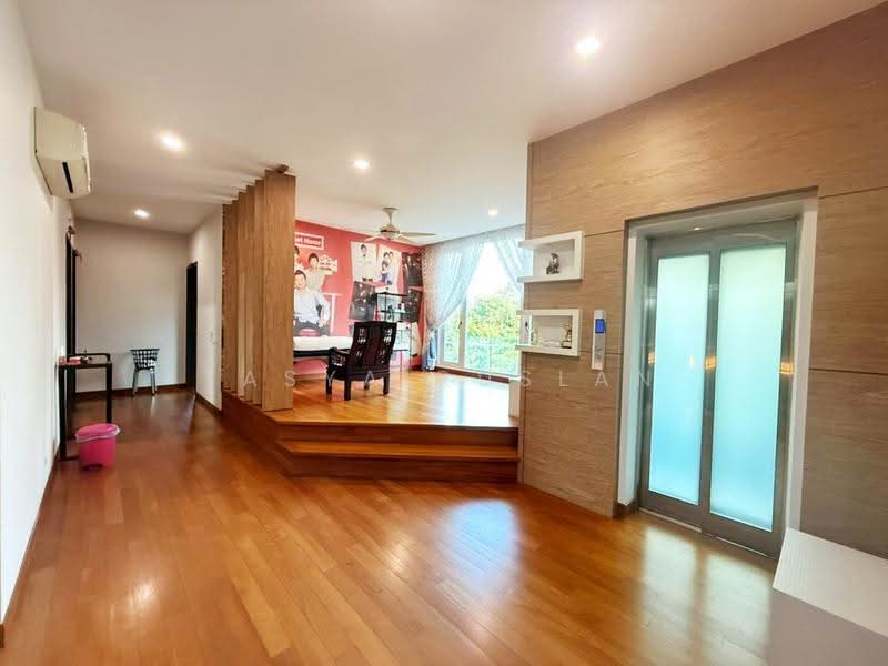Bungalow House for Sale in Equine Business Park (Seri Kembangan) - Tasya Ruslan - PropertyGuru.com.my