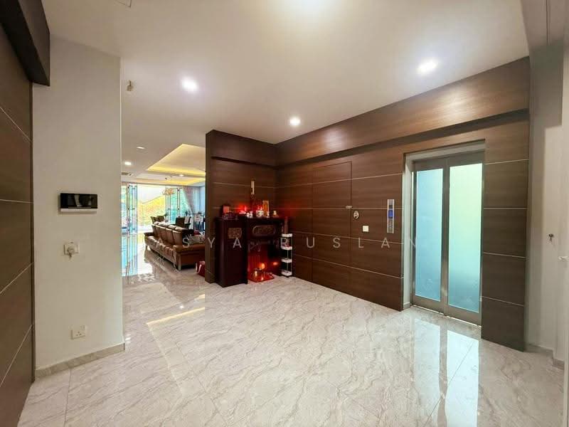 Bungalow House for Sale in Equine Business Park (Seri Kembangan) - Tasya Ruslan - PropertyGuru.com.my
