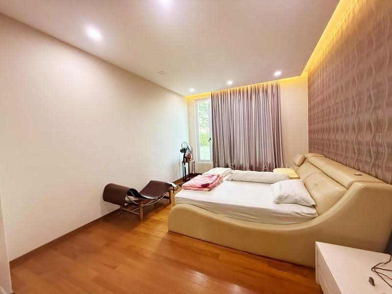 Bungalow House for Sale in Equine Business Park (Seri Kembangan) - Tasya Ruslan - PropertyGuru.com.my