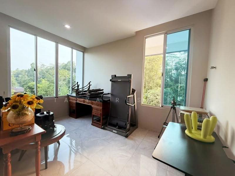 Bungalow House for Sale in Equine Business Park (Seri Kembangan) - Tasya Ruslan - PropertyGuru.com.my