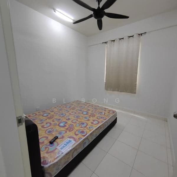 Pangsapuri untuk Dijual di Residensi Rumpun Bahagia (Residensi Melaka Tengah 1) - BL Bong - Bedroom - PropertyGuru.com.my