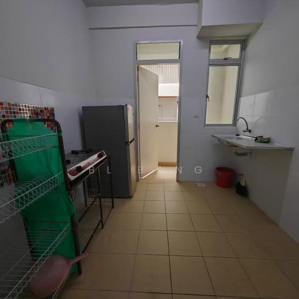 Pangsapuri untuk Dijual di Residensi Rumpun Bahagia (Residensi Melaka Tengah 1) - BL Bong - Kitchen - PropertyGuru.com.my
