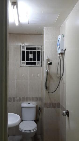 Kondominium untuk Disewa di Kepong Sentral Condominium - Vicky . - Bathroom - PropertyGuru.com.my