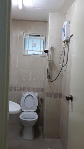 Kondominium untuk Disewa di Kepong Sentral Condominium - Vicky . - Bathroom - PropertyGuru.com.my