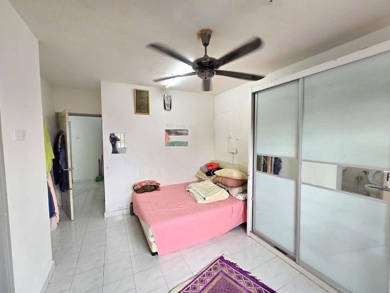 3-storey Terraced House for Sale in Selayang (Selangor) - Fauzan bin Sahrom - Bedroom - PropertyGuru.com.my