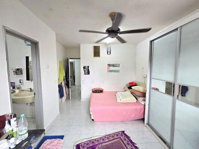 3-storey Terraced House for Sale in Selayang (Selangor) - Fauzan bin Sahrom - Bedroom - PropertyGuru.com.my