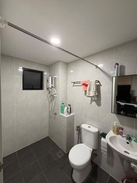 Kediaman Servis untuk Disewa di Duduk Se.Ruang @ Eco Sanctuary - Leonard Liang - Bathroom - PropertyGuru.com.my