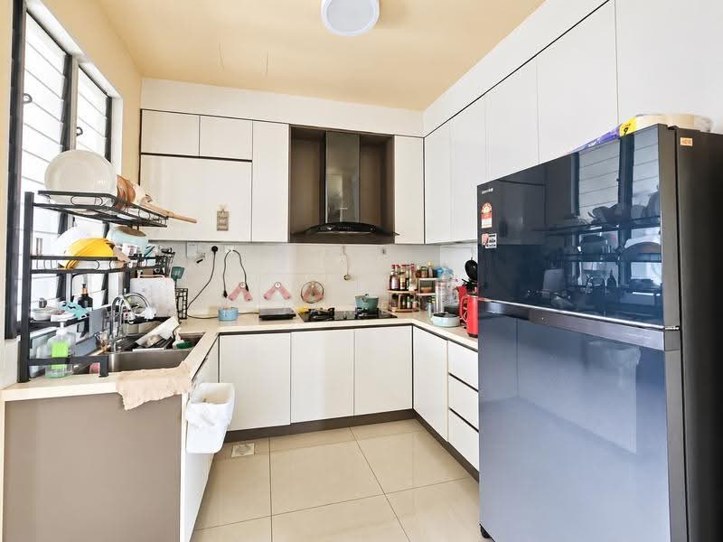 Condominium for Sale at Fairway Suites - James Bong - Kitchen - PropertyGuru.com.my