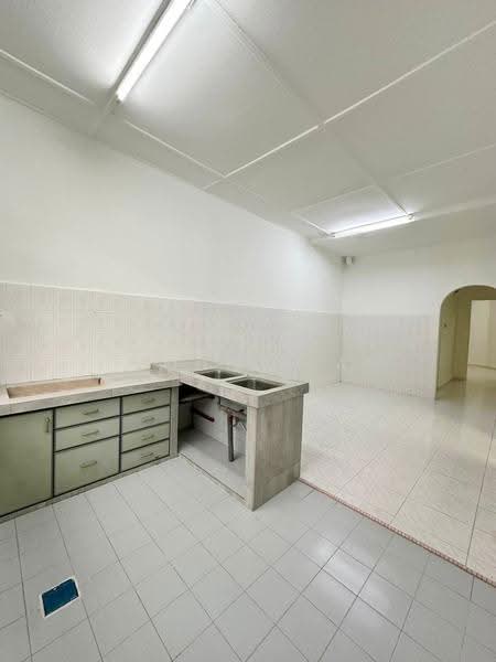 Rumah Teres 1-Tingkat untuk Dijual di Taman Universiti (Skudai) - John Sia - Kitchen - PropertyGuru.com.my
