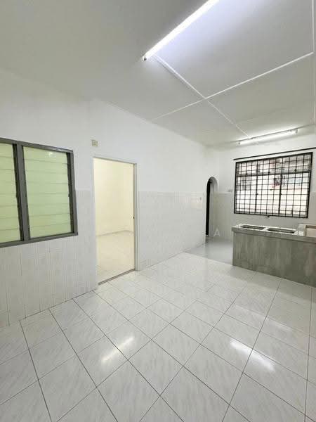 Rumah Teres 1-Tingkat untuk Dijual di Taman Universiti (Skudai) - John Sia - Kitchen - PropertyGuru.com.my