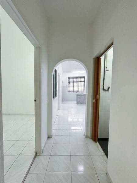 Rumah Teres 1-Tingkat untuk Dijual di Taman Universiti (Skudai) - John Sia - Corridor - PropertyGuru.com.my