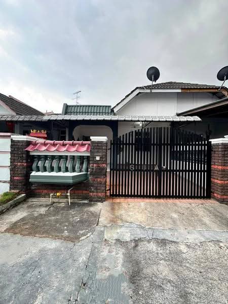 Rumah Teres 1-Tingkat untuk Dijual di Taman Universiti (Skudai) - John Sia - Exterior - PropertyGuru.com.my