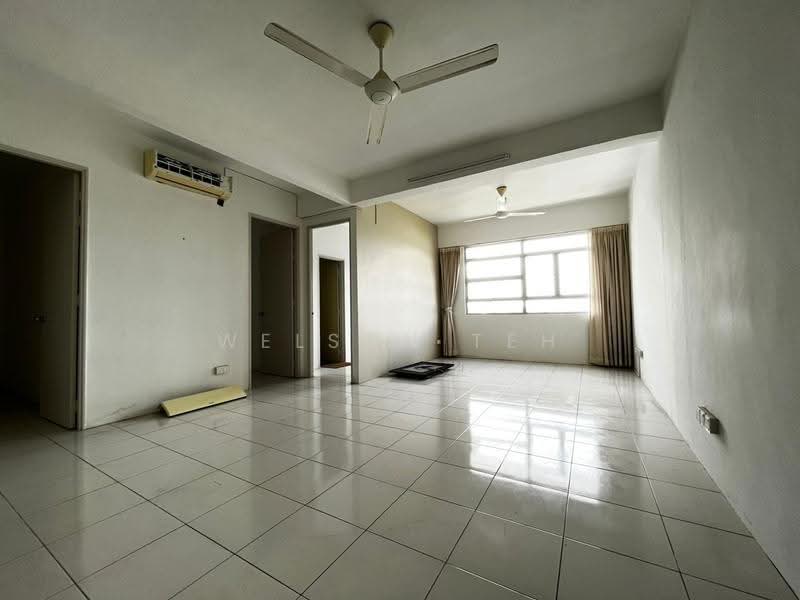 Pangsapuri untuk Dijual di The Pulse Condominium - Welson Teh - Living Room - PropertyGuru.com.my