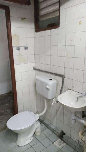 Rumah Flat untuk Disewa di Seri Era - Najah Roslan - Bathroom - PropertyGuru.com.my