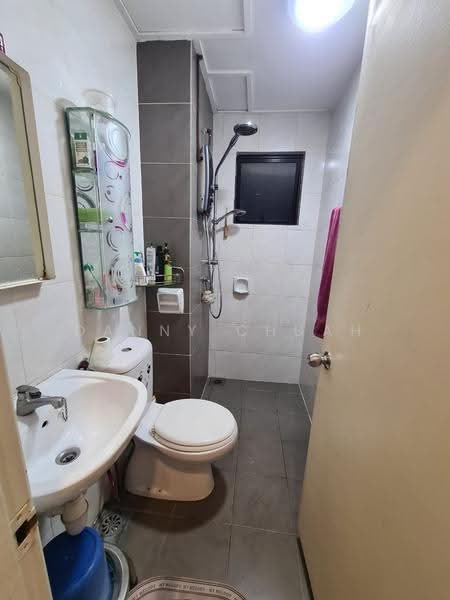 Kondominium untuk Dijual di One Damansara - Danny Chuah - Bathroom - PropertyGuru.com.my