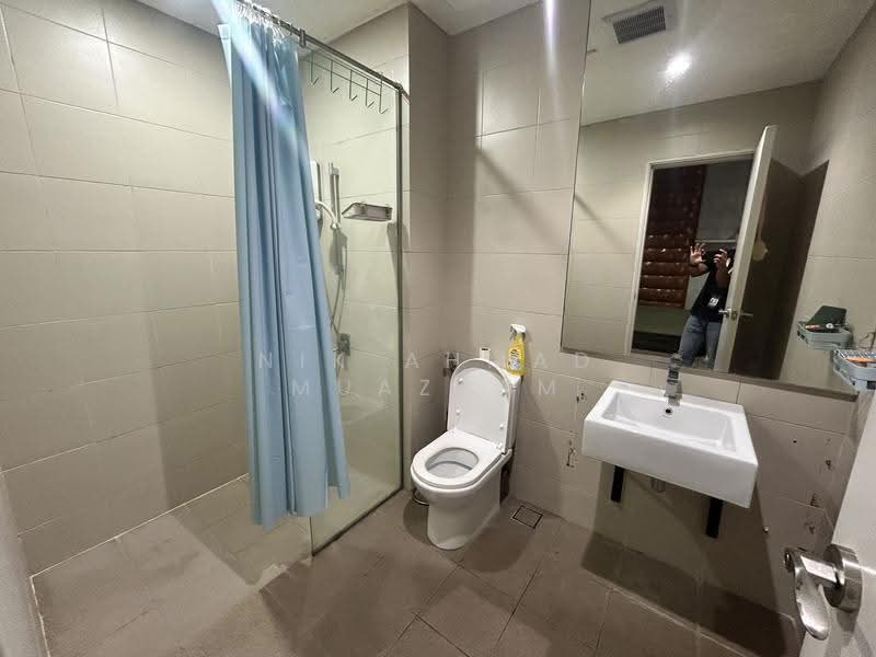 Service Residence for Rent at Liberty Tower @ i-City - Nik Ahmad Muazzam Bin Nik Mazlan - Bathroom - PropertyGuru.com.my