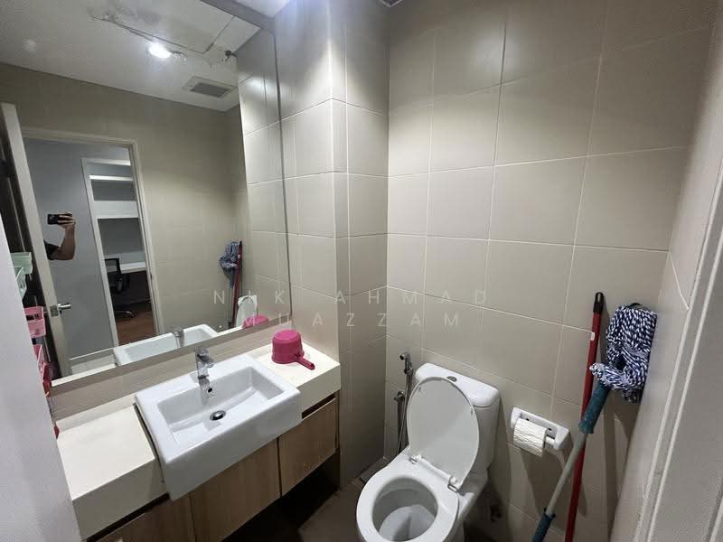 Service Residence for Rent at Liberty Tower @ i-City - Nik Ahmad Muazzam Bin Nik Mazlan - Bathroom - PropertyGuru.com.my