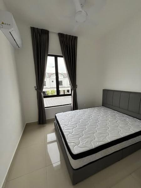 Townhouse for Rent in Bandar Cassia (Batu Kawan) - LAU . - Bedroom - PropertyGuru.com.my