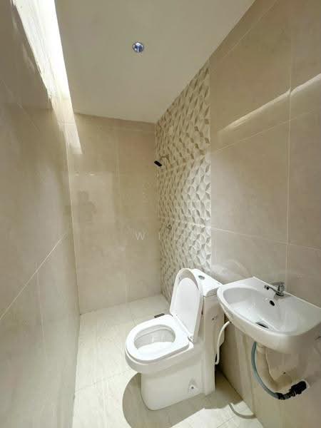 Rumah Teres 1-Tingkat untuk Dijual di Taman Putri Kulai (Kulai) - Wil Mong - Bathroom - PropertyGuru.com.my