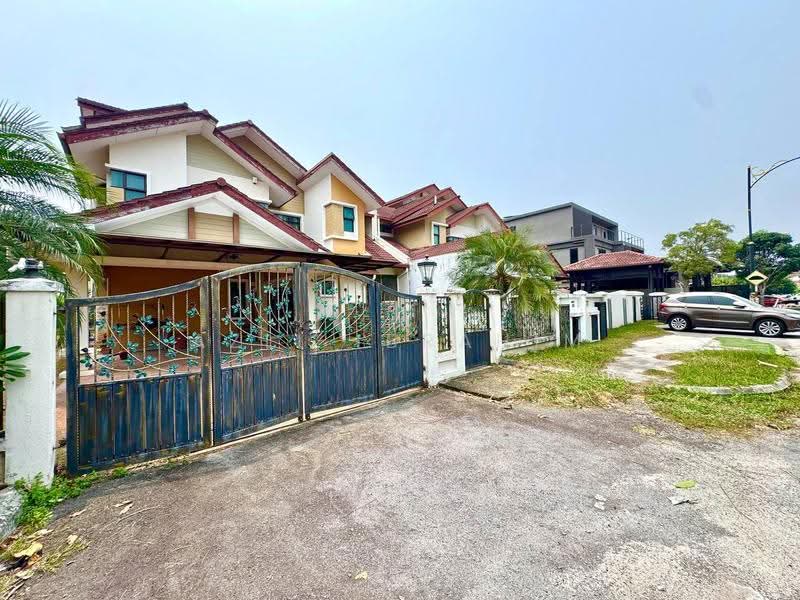 Rumah Berkembar untuk Dijual di Seksyen 6 (Bangi) - Azli Ibrahim - Exterior - PropertyGuru.com.my