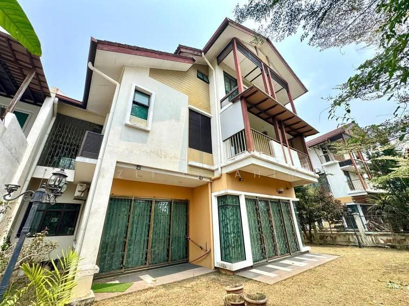 Rumah Berkembar untuk Dijual di Seksyen 6 (Bangi) - Azli Ibrahim - Exterior - PropertyGuru.com.my