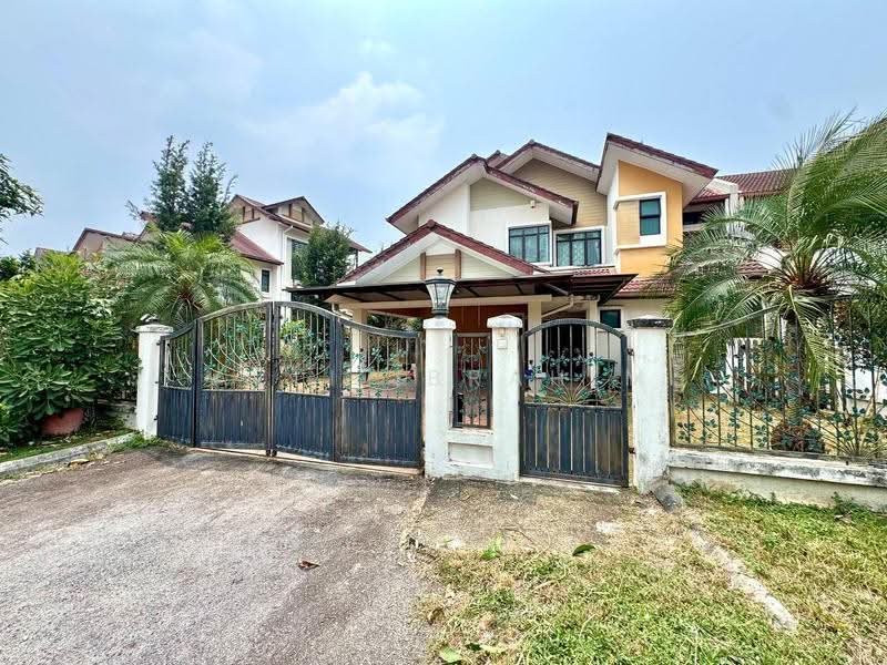 Rumah Berkembar untuk Dijual di Seksyen 6 (Bangi) - Azli Ibrahim - Exterior - PropertyGuru.com.my