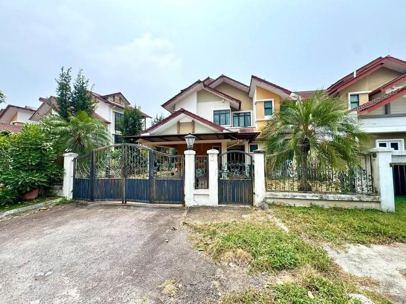 Rumah Berkembar untuk Dijual di Seksyen 6 (Bangi) - Azli Ibrahim - Exterior - PropertyGuru.com.my