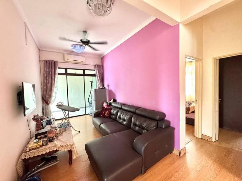 Rumah Berkembar untuk Dijual di Seksyen 6 (Bangi) - Azli Ibrahim - Living Room - PropertyGuru.com.my