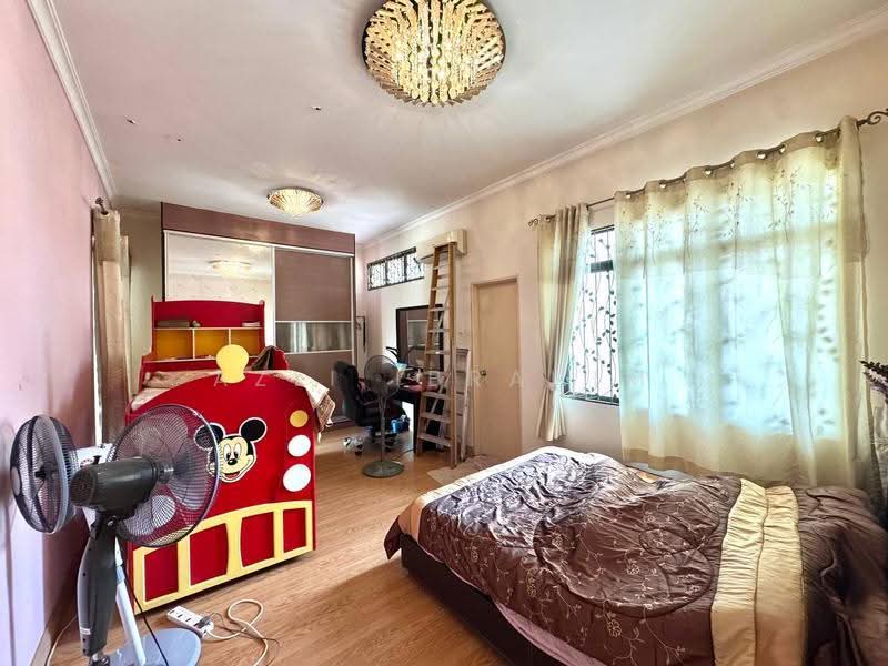 Rumah Berkembar untuk Dijual di Seksyen 6 (Bangi) - Azli Ibrahim - Bedroom - PropertyGuru.com.my