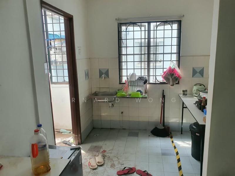 Apartment for Sale at Pangsapuri Salvia - Bernard Wong - Kitchen - PropertyGuru.com.my