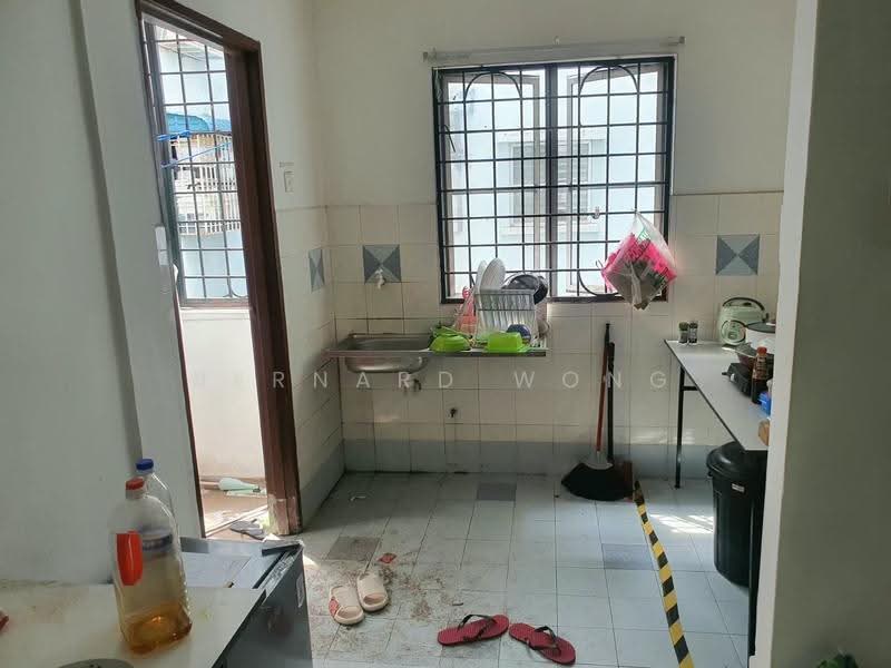 Apartment for Sale at Pangsapuri Salvia - Bernard Wong - Kitchen - PropertyGuru.com.my