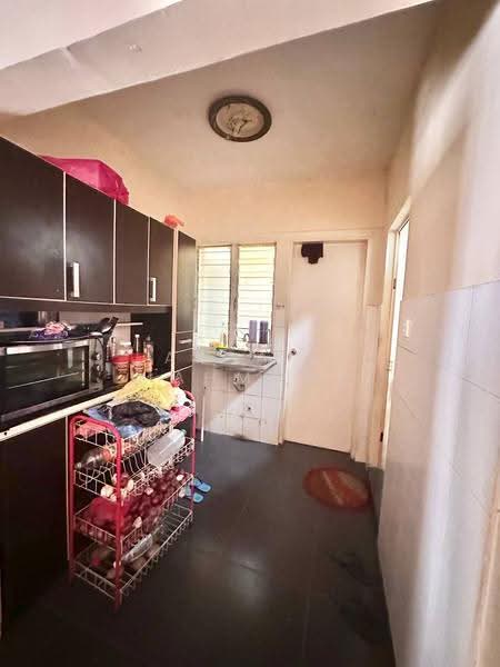 Apartment for Sale at Lakeview Apartments - Arbain Mahmood - Kitchen - PropertyGuru.com.my
