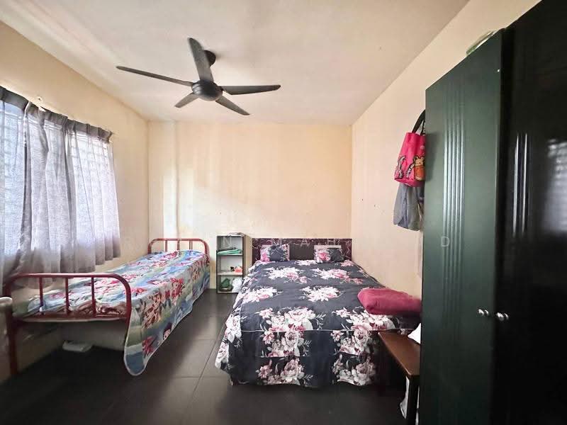 Apartment for Sale at Lakeview Apartments - Arbain Mahmood - Bedroom - PropertyGuru.com.my