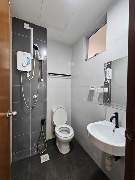 Service Residence for Sale at Ascotte Boulevard - Soon Sheng Law - Bathroom - PropertyGuru.com.my