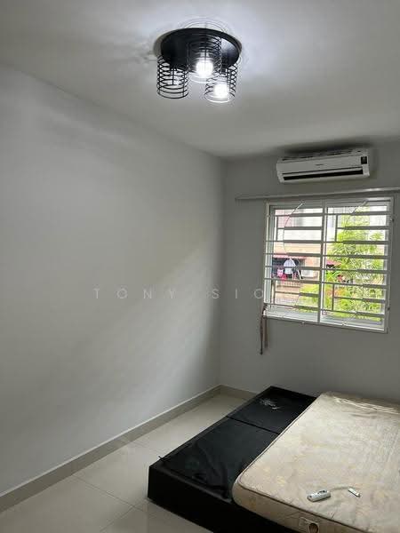 Rumah Bandar untuk Dijual di Bandar Country Homes (Rawang) - Tony Siow - PropertyGuru.com.my