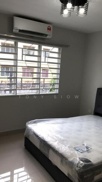 Rumah Bandar untuk Dijual di Bandar Country Homes (Rawang) - Tony Siow - PropertyGuru.com.my