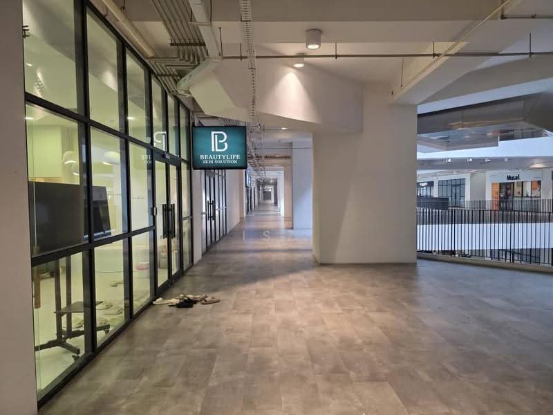 Retail Office for Sale in Kota Damansara (Selangor) - Isz Lynn - Corridor - PropertyGuru.com.my