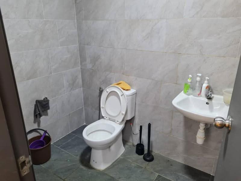 Retail Office for Sale in Kota Damansara (Selangor) - Isz Lynn - Bathroom - PropertyGuru.com.my