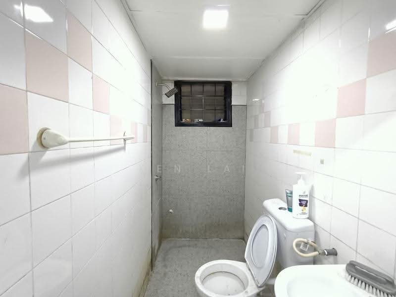 Pangsapuri untuk Disewa di Pangsapuri Perdana - Ken Lai - Bathroom - PropertyGuru.com.my