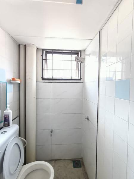 Pangsapuri untuk Disewa di Pangsapuri Perdana - Ken Lai - Bathroom - PropertyGuru.com.my