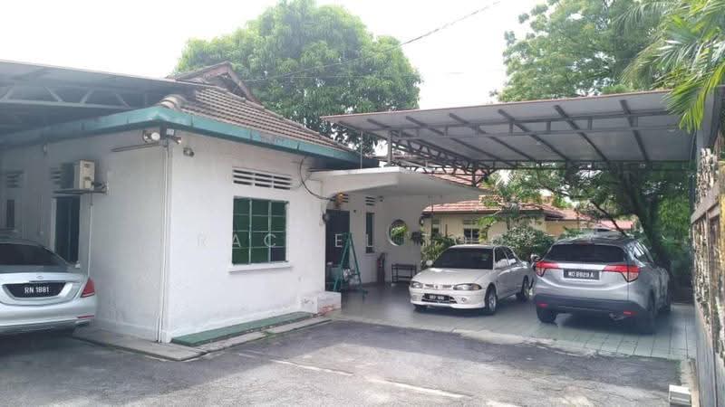 Commercial Bungalow for Sale in Bukit Gasing (Petaling Jaya) - Rachel Too - Car Park - PropertyGuru.com.my