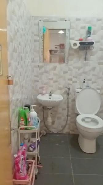 Pangsapuri untuk Dijual di Merdeka View Apartment - Michelle Tan - Bathroom - PropertyGuru.com.my