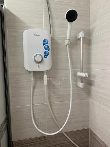 Pangsapuri untuk Dijual di Merdeka View Apartment - Michelle Tan - Bathroom - PropertyGuru.com.my