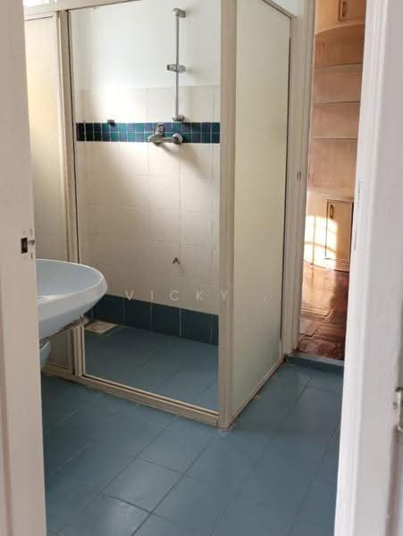 Rumah Teres 2-Tingkat untuk Disewa di Bandar Sri Damansara (Selangor) - Vicky . - Bathroom - PropertyGuru.com.my