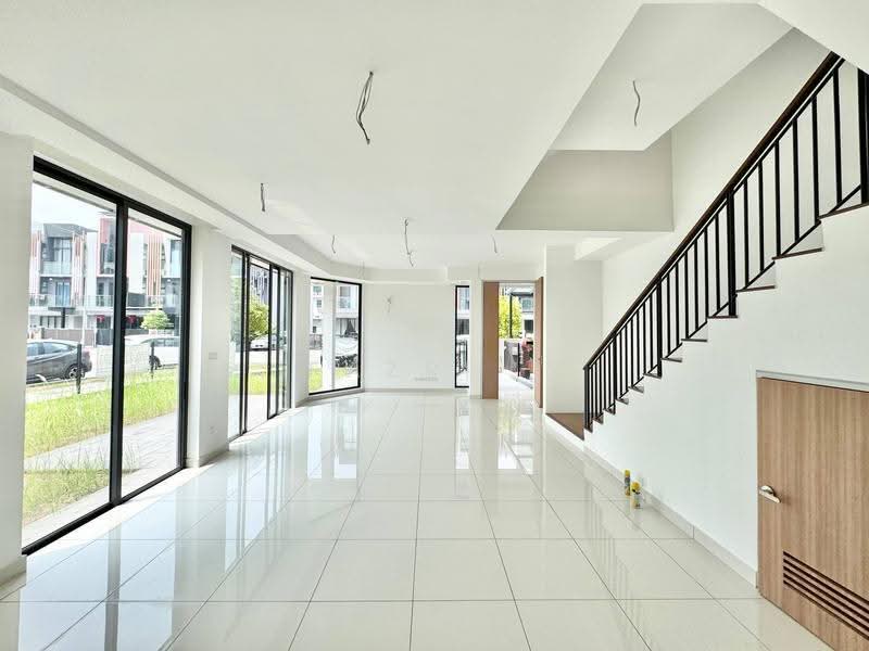 3-storey Terraced House for Sale in Taman Puchong Legenda (Puchong) - Fazri . - Living Room - PropertyGuru.com.my