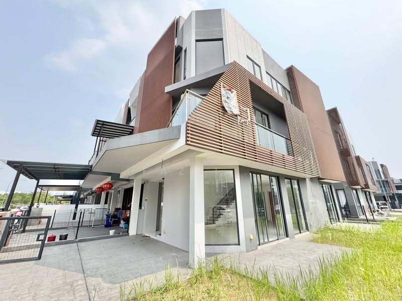 3-storey Terraced House for Sale in Taman Puchong Legenda (Puchong) - Fazri . - PropertyGuru.com.my