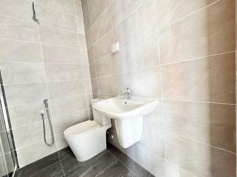 3-storey Terraced House for Sale in Taman Puchong Legenda (Puchong) - Fazri . - Bathroom - PropertyGuru.com.my